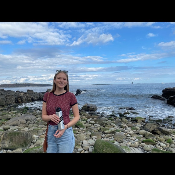 Meet your Posher, Erin - Picture 1 of 1